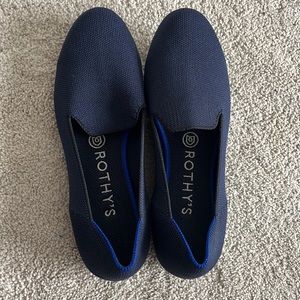 Rothy’s navy classic round-toe loafers size 7